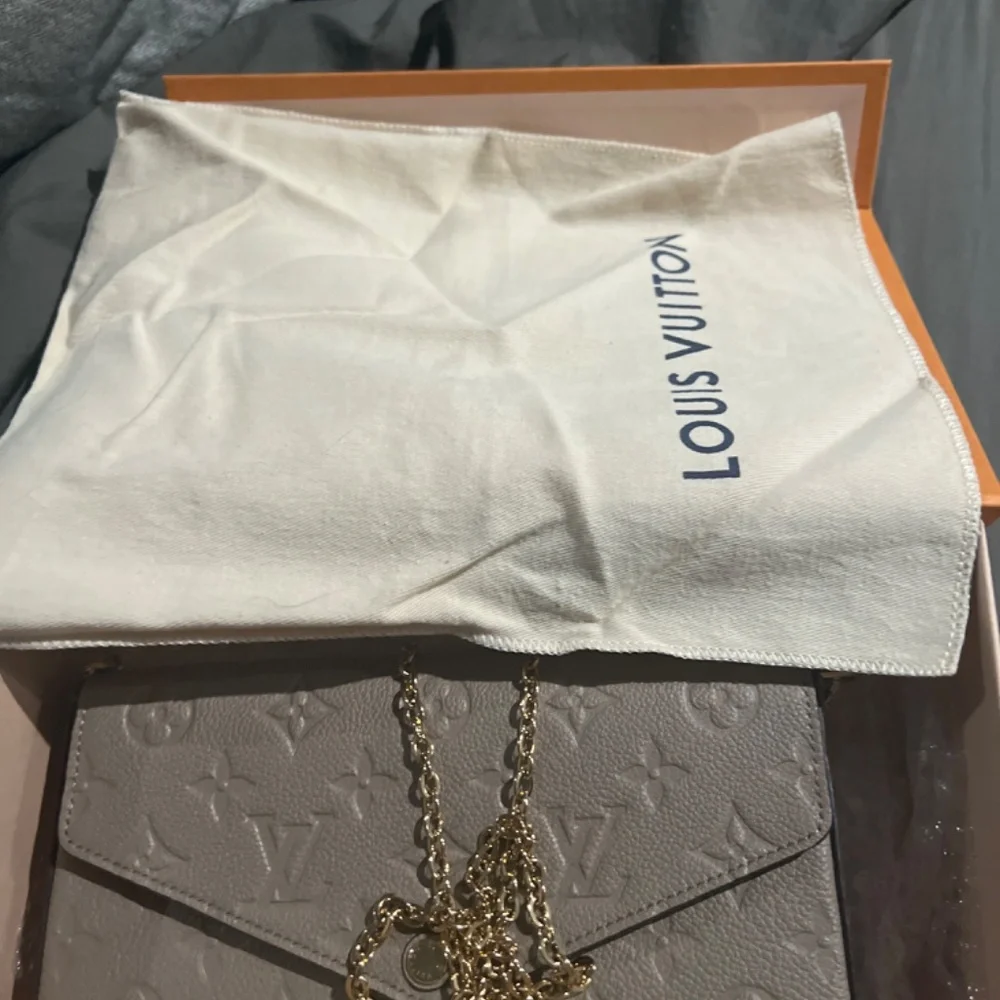 Louis Vuitton Felicie bag - Picture 3 of 10